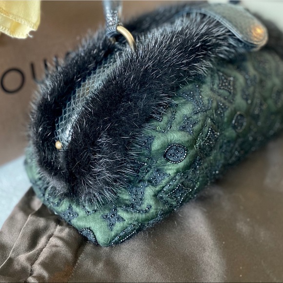 Louis Vuitton Mousseline Demi Lune - Picture 6 of 14